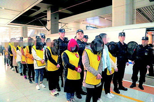 倾心筑牢平安防线 用心呵护万家安宁--法制网